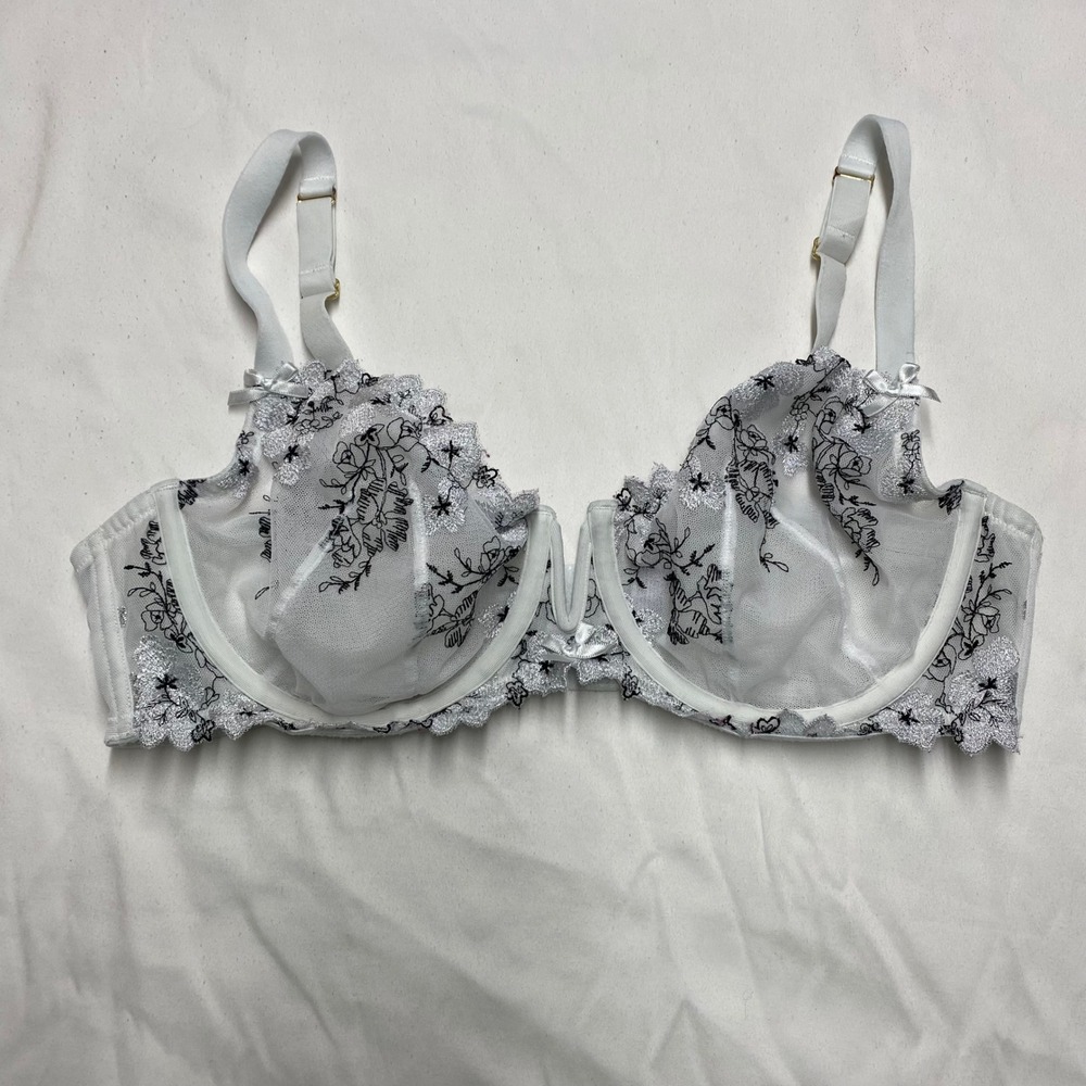 Cacique White Floral Embroidered Unlined Balconette Bra 40D Silver Metallic Lace